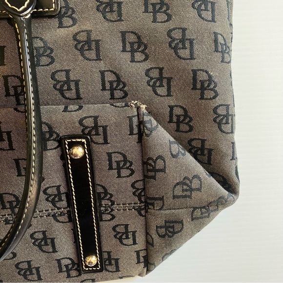 Dooney & Bourke Black Logo Shoulder Tote Bag - Picture 4 of 10